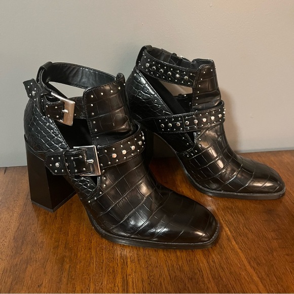 Zara Chic Black Croc-Embossed Heeled Boots women’s size 38EUR or 7.5.US - Picture 1 of 12